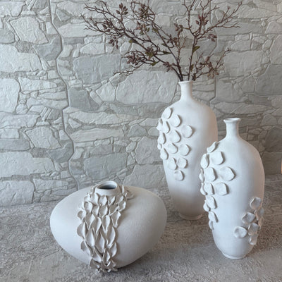 AMPHORA collection Hydria Sculptured pottery vase matt off white