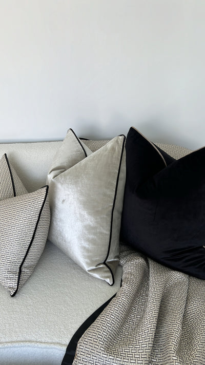 Royal luxe powder cushion - Luscious Homewares