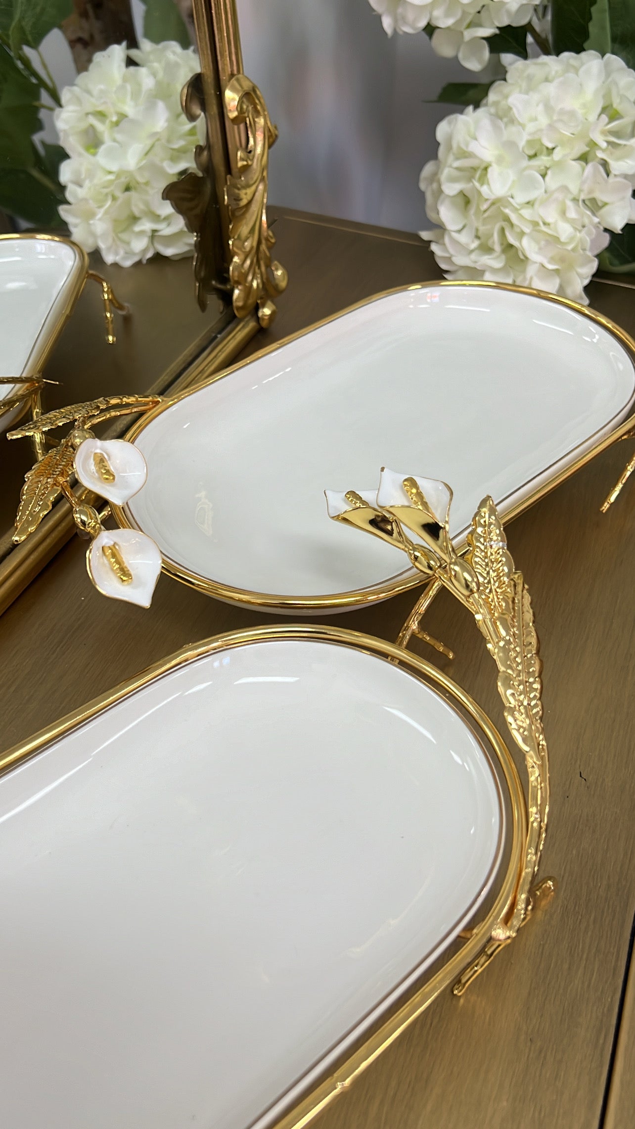 Tulip oval gold and white serving platter - Luscious Homewares