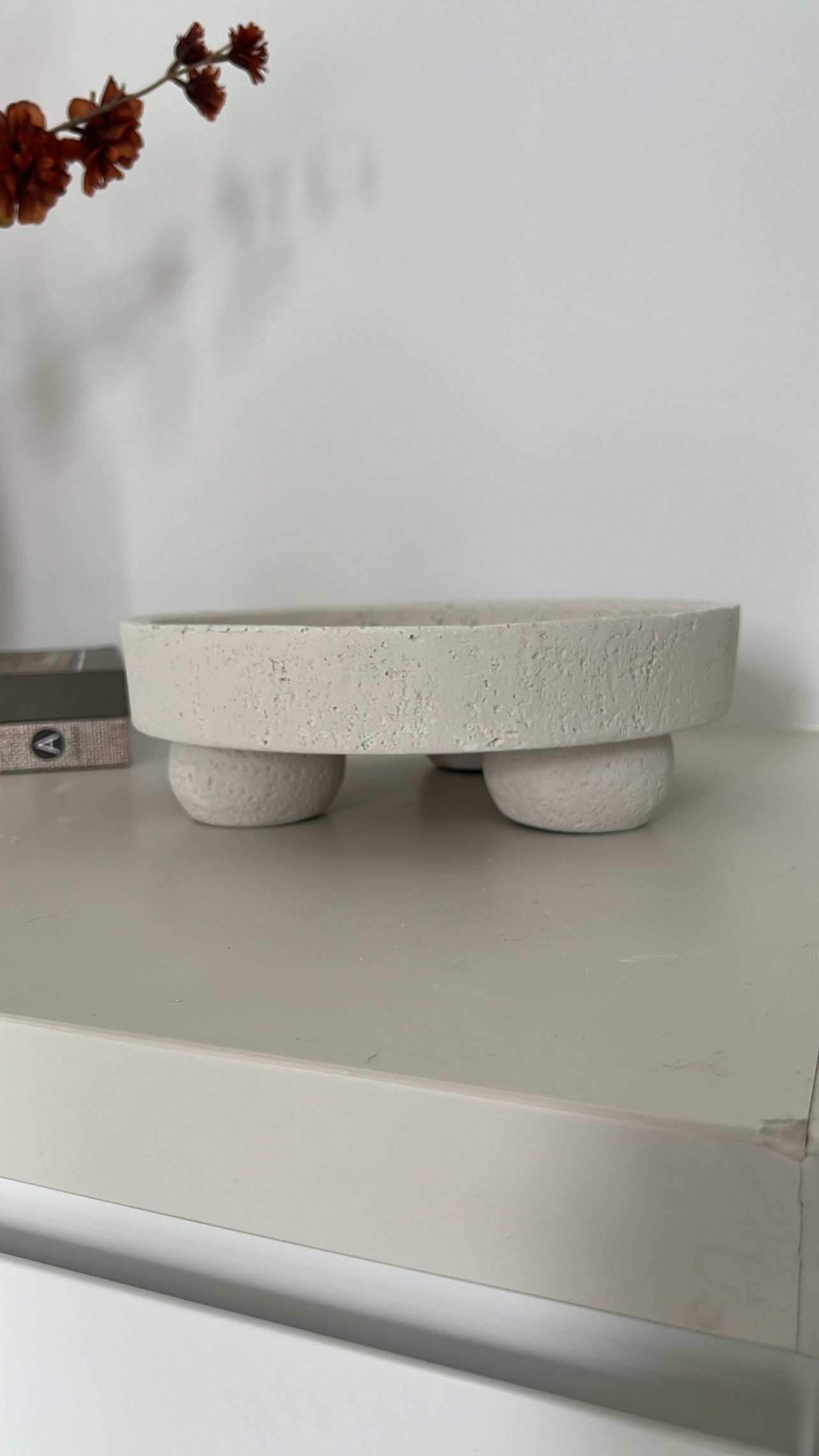 Stone round tray - Luscious Homewares