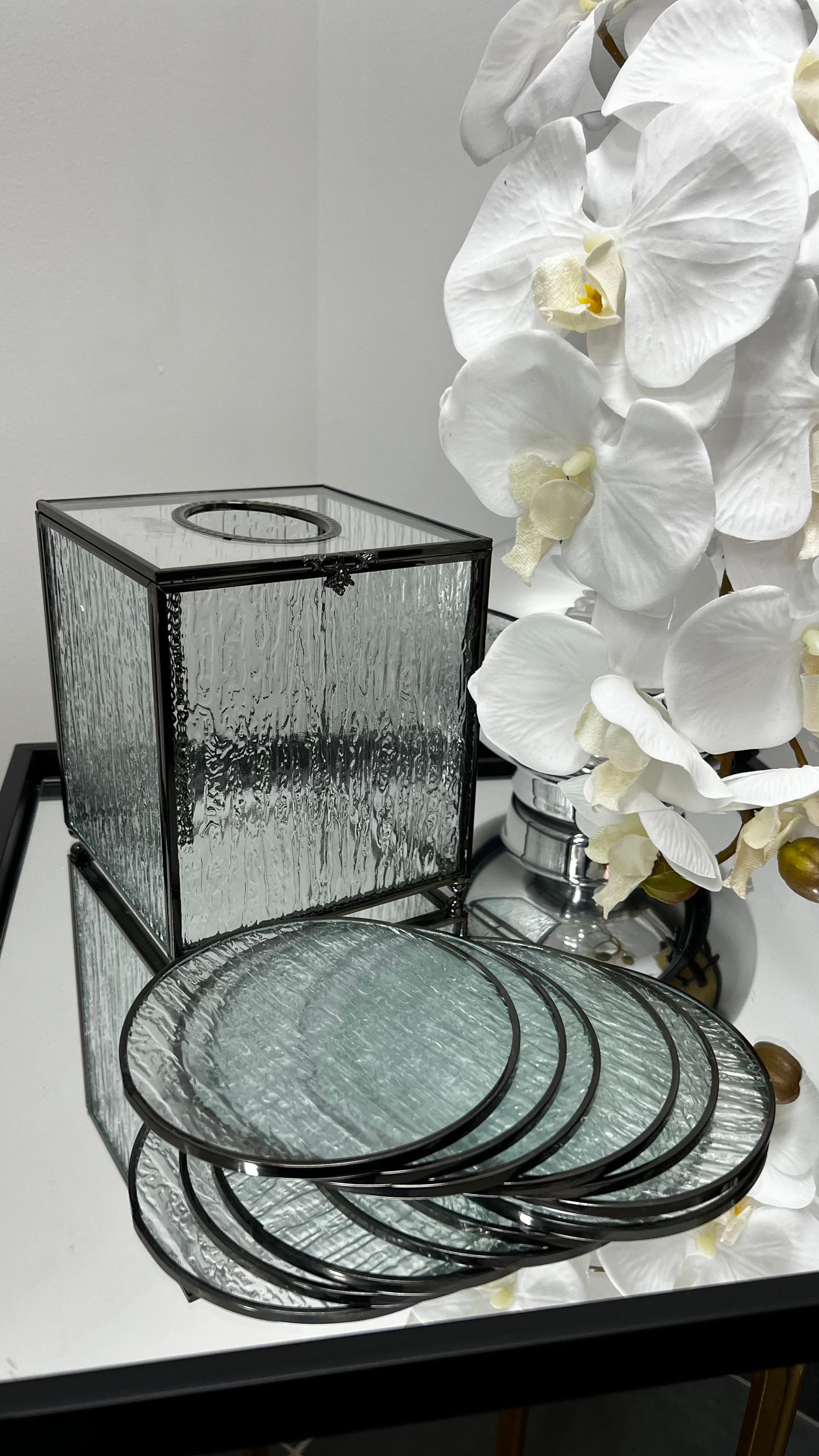 Waterfall square black tissue box - Luscious Homewares