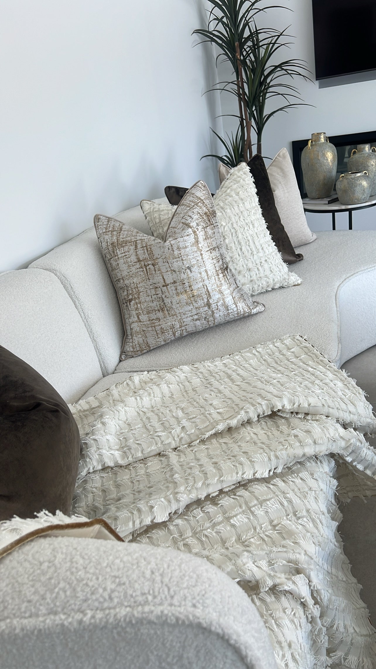 Dante ivory throw 140x220cm - Luscious Homewares