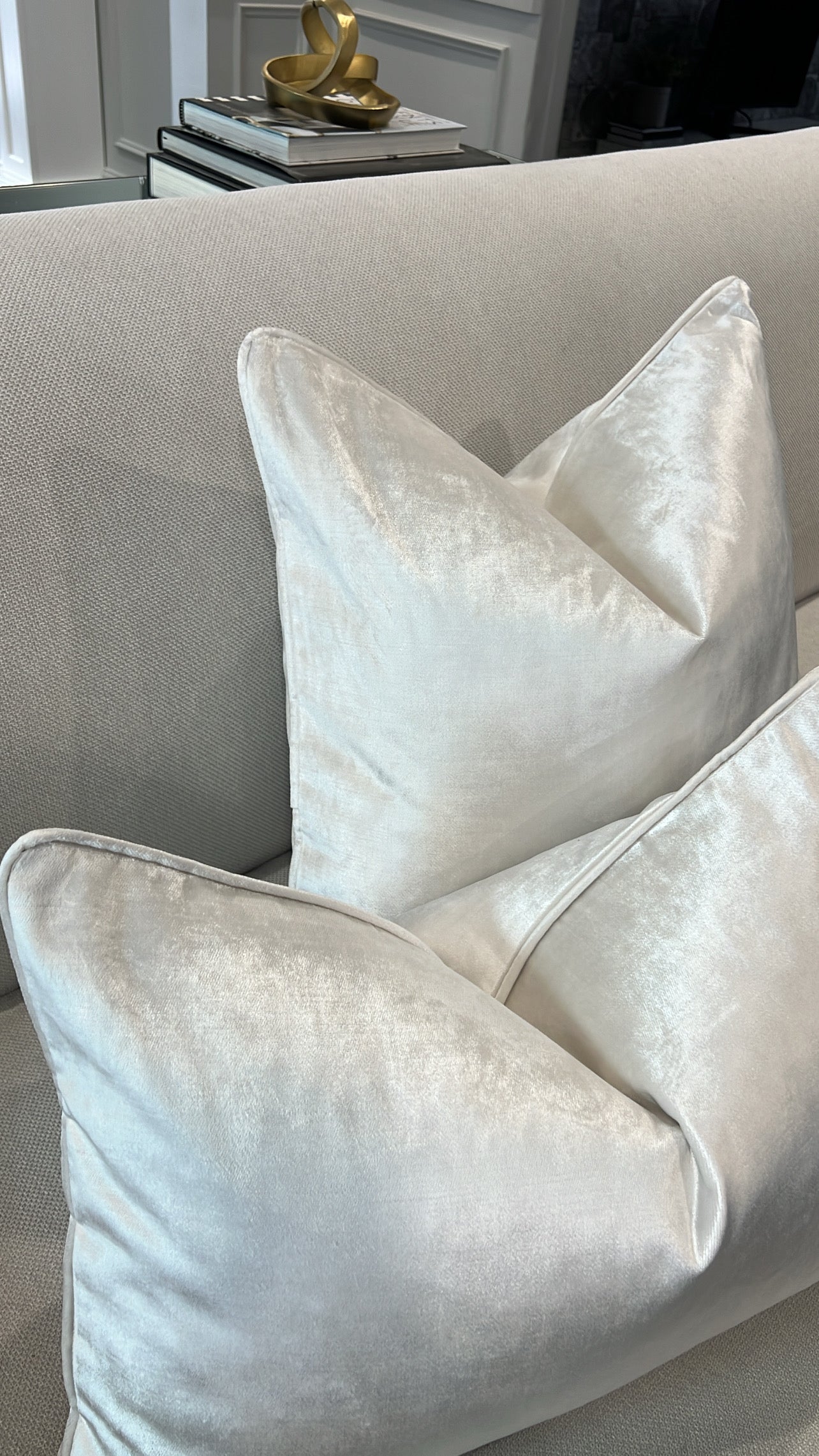 De-luxe pearl velvet cushion - Luscious Homewares