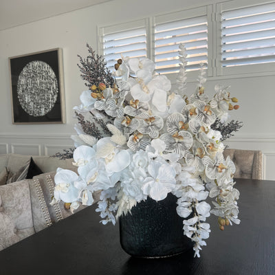 Jana flower Arrangement