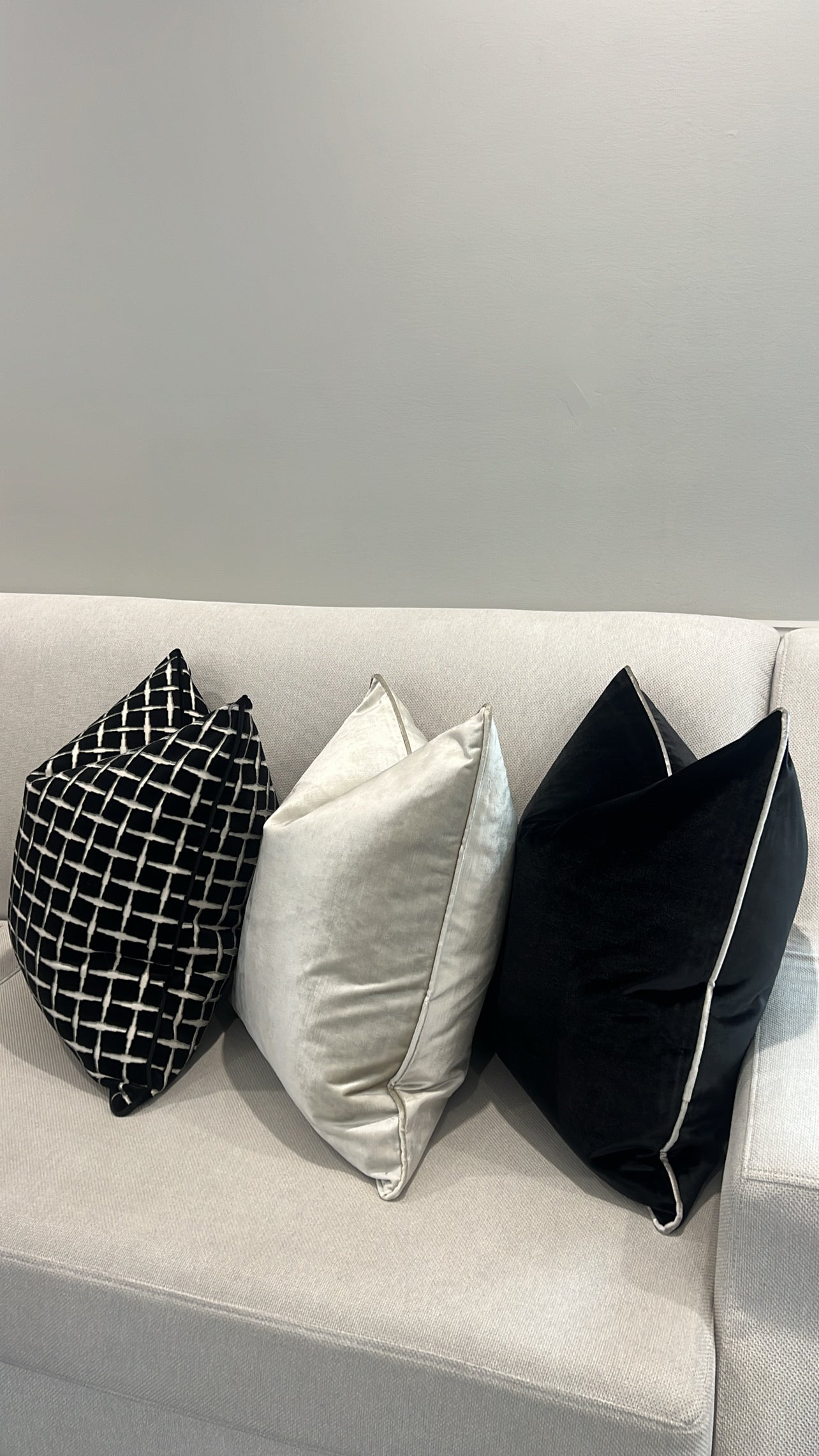 De-luxe powder velvet cushion - Luscious Homewares