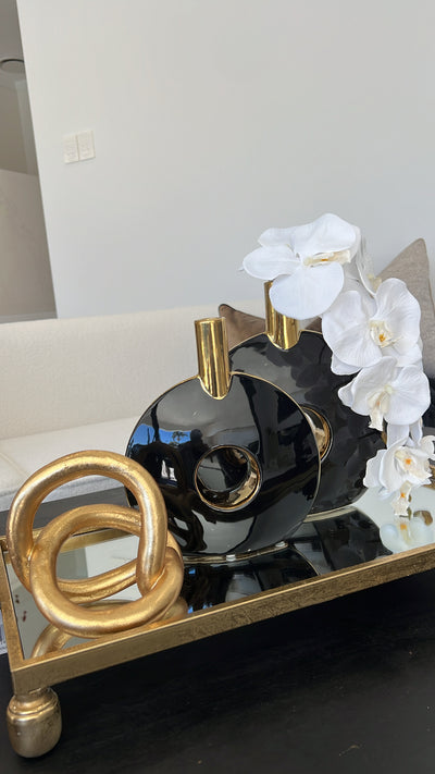 Black and gold vase - Luscious Homewares