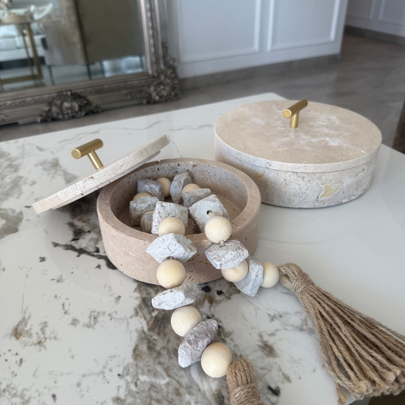Travertine stone round box