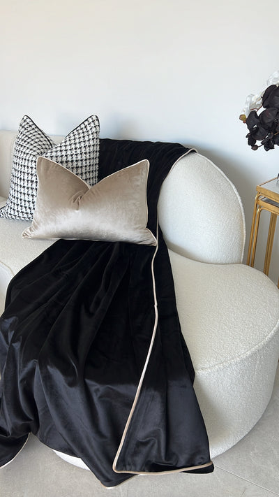 Ritual black throw 140x220cm - Luscious Homewares