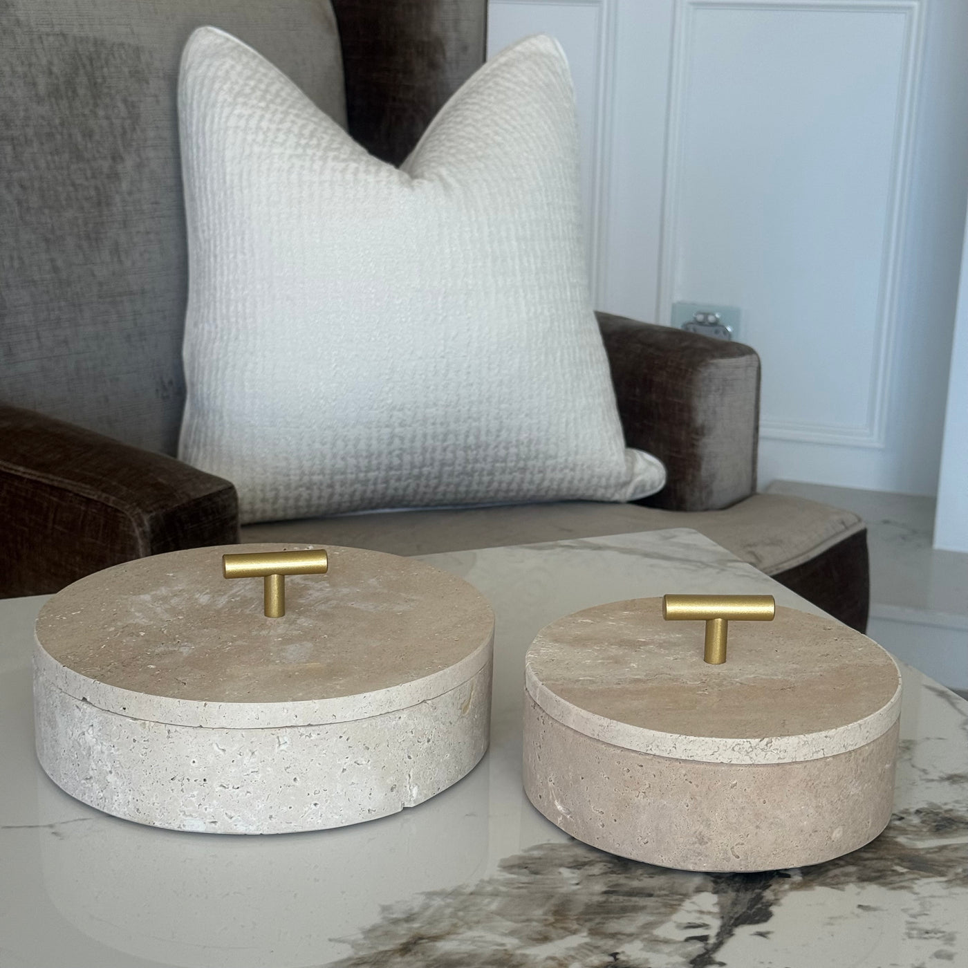 Travertine stone round box