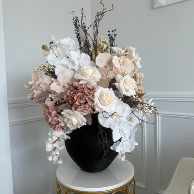 Deliah blooms flower Arrangement