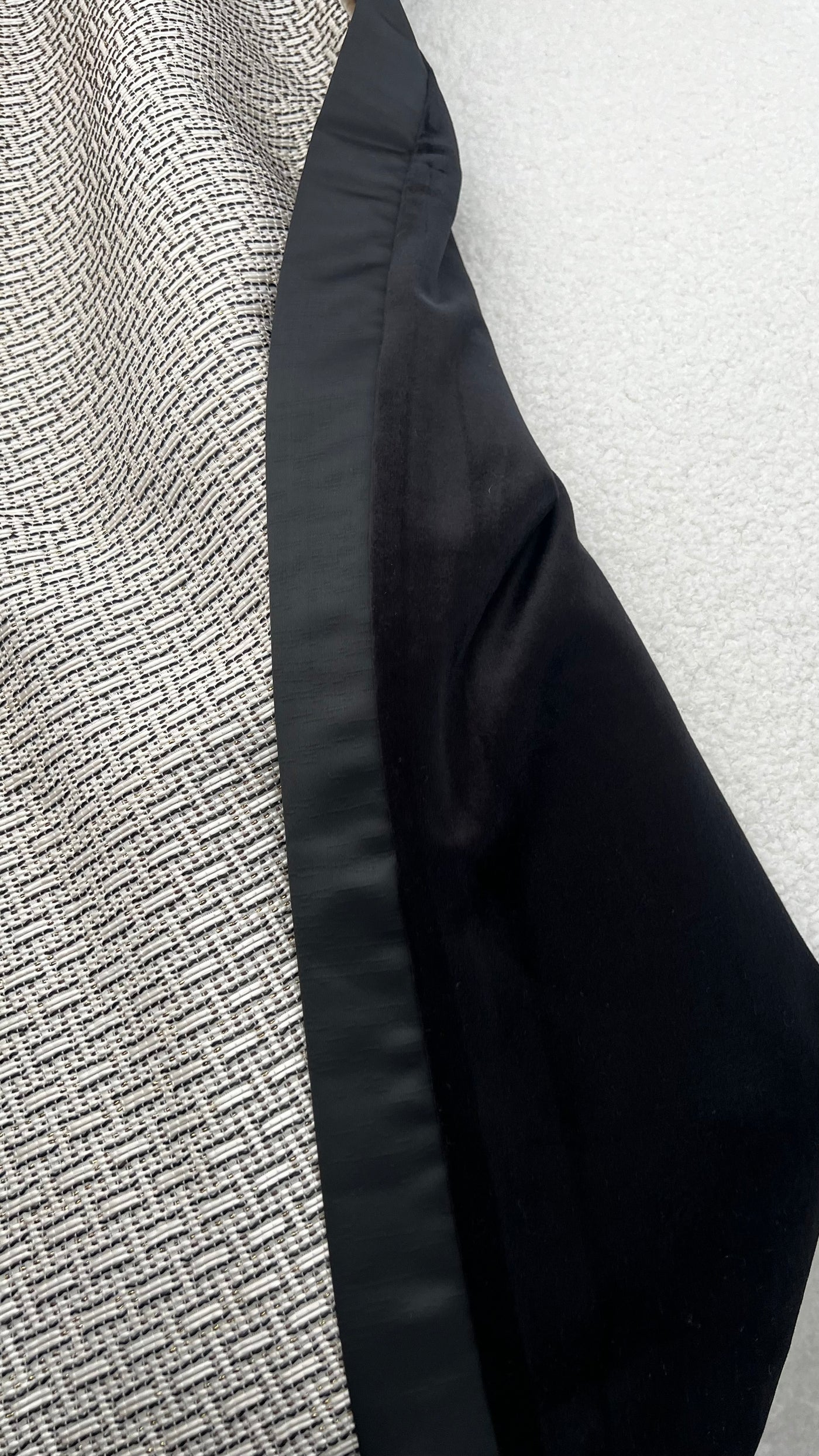 Zell black luxury throw 140x220cm - Luscious Homewares