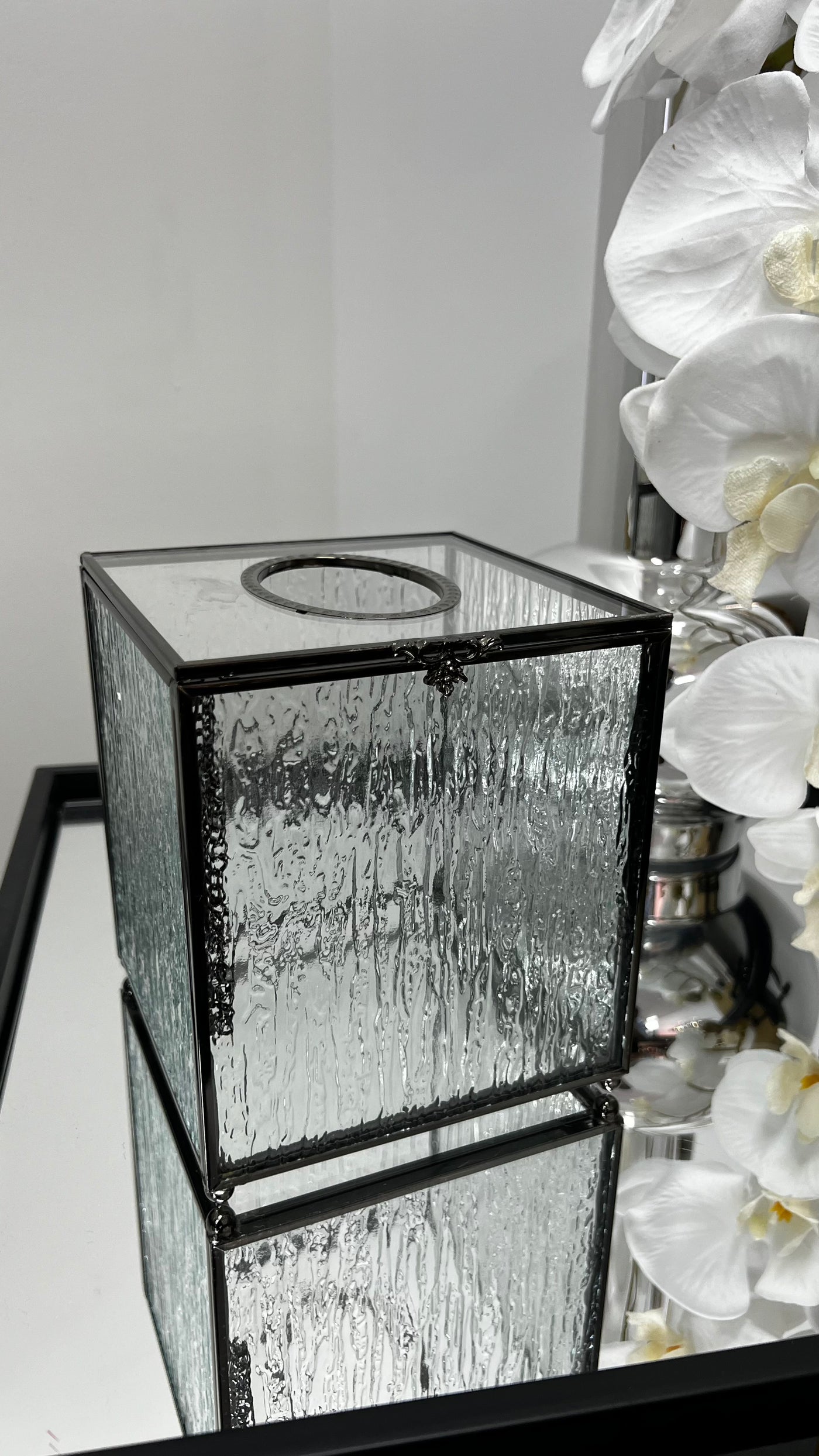 Waterfall square black tissue box - Luscious Homewares