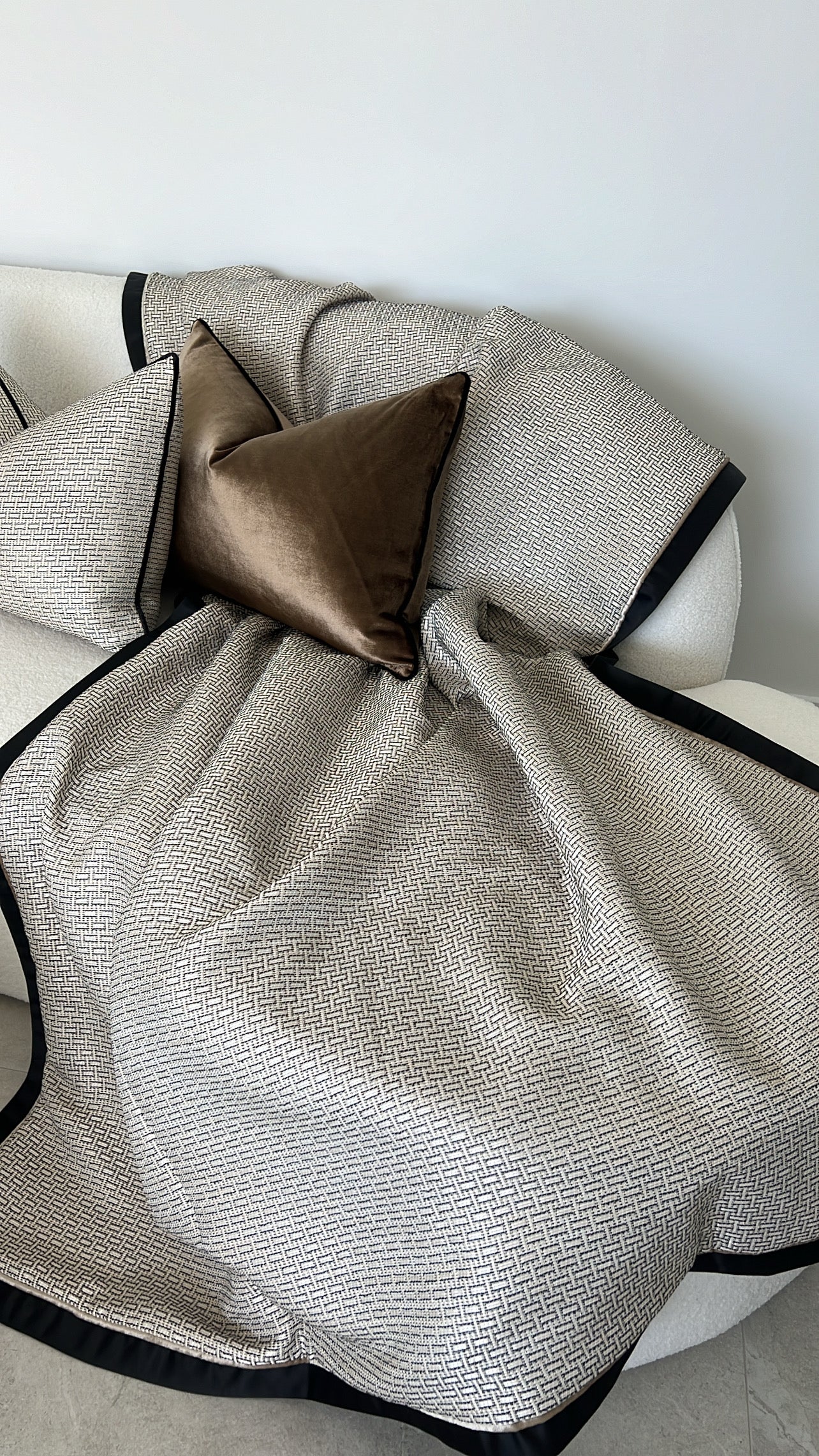 Zell black luxury throw 140x220cm - Luscious Homewares
