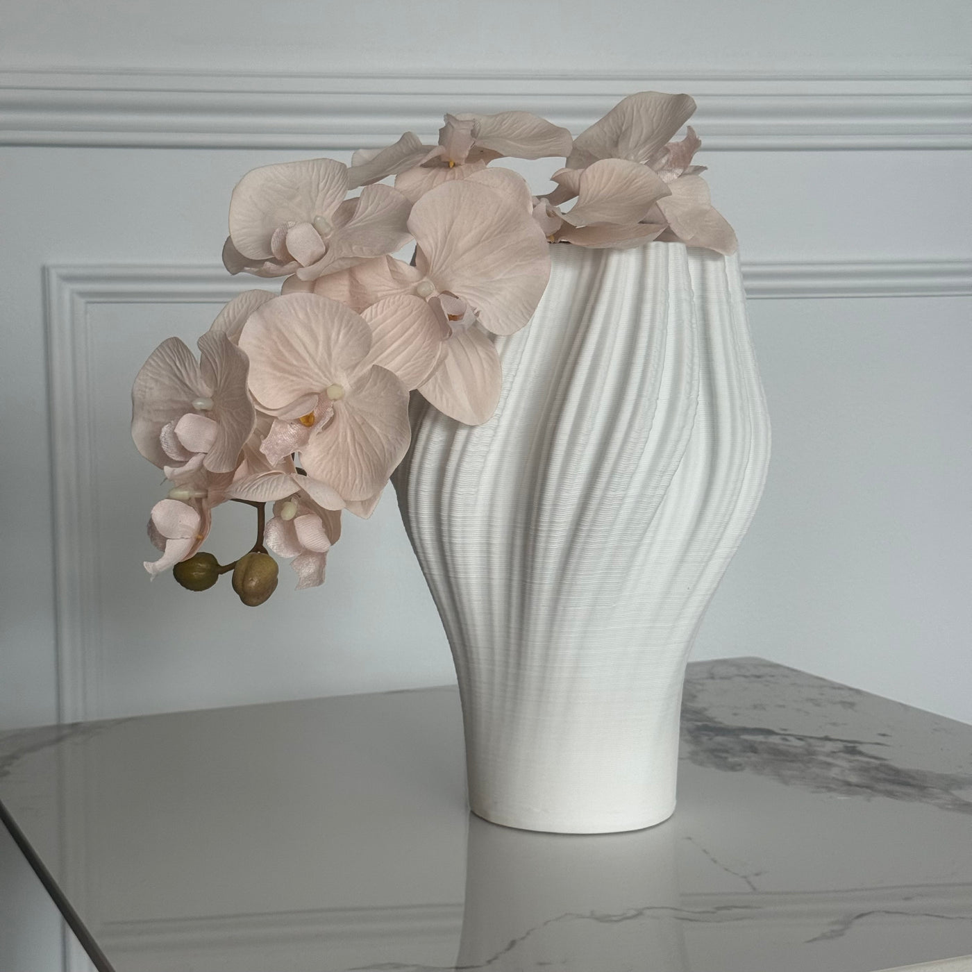 Swirl effect 3d ceramic vase