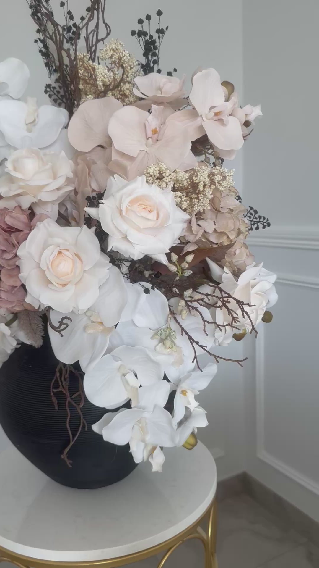 Deliah blooms flower Arrangement